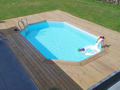 Piscine octogonale allongée Malonga - Fabrication belge à Burdinne