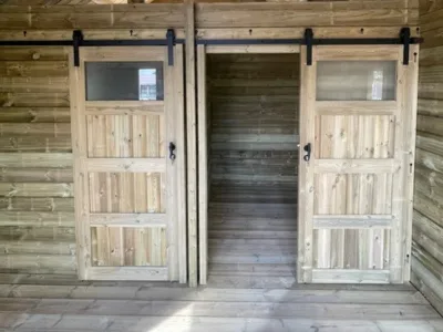 Porte coulissante en bois - abri de jardin en bois - Broers-Bois Burdinne